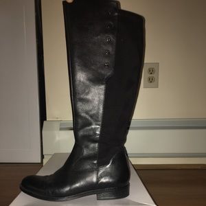 Women’s black boots